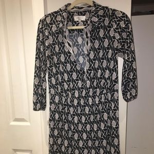 Kasper black and gray stretchy knit shirt dress